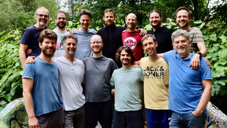 Im Männer Coaching unterstütze ich dich dabei, deine Männlichkeit zu stärken, Selbstzweifel zu überwinden und authentisch deinen eigenen Weg zu gehen.