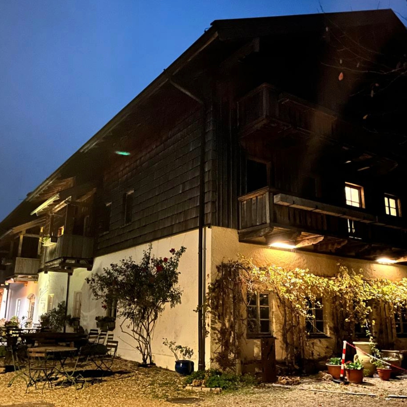 Bild Haus Nachtansicht