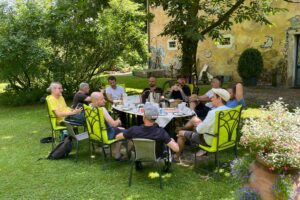 Was Mannsein heute bedeutet – Zwischen Fightclub & Räucherstäbchen